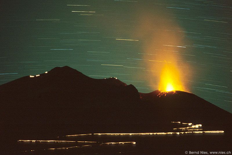 Sternspuren mit Vulkan
