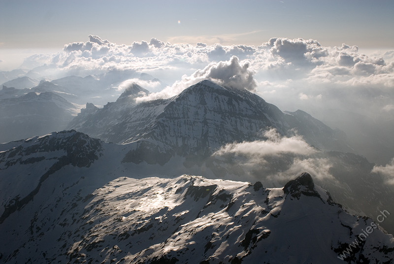 Alpen und Wolken
