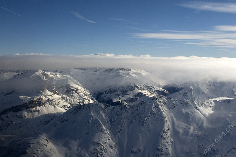 Berge mit Wolkenband