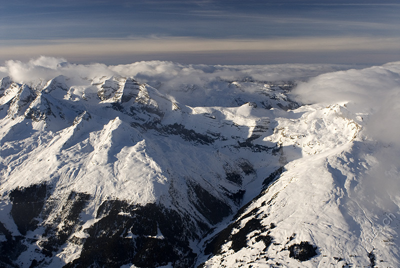 Berggipfel mit Wolken