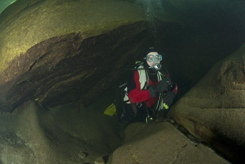 Diving through rocks