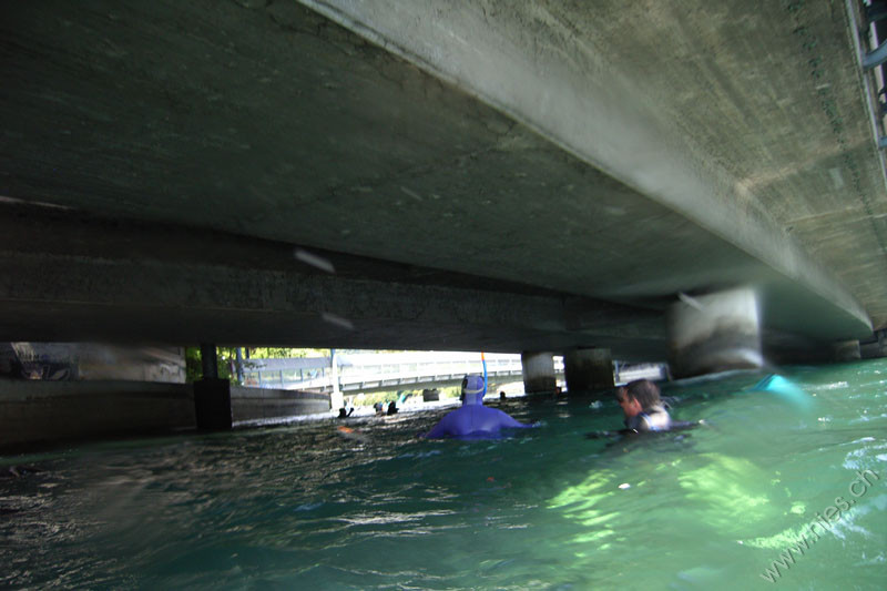 Unter der Autobahnbrücke