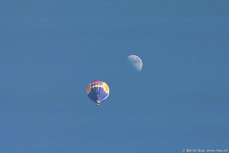 Mond und Heissluftballon