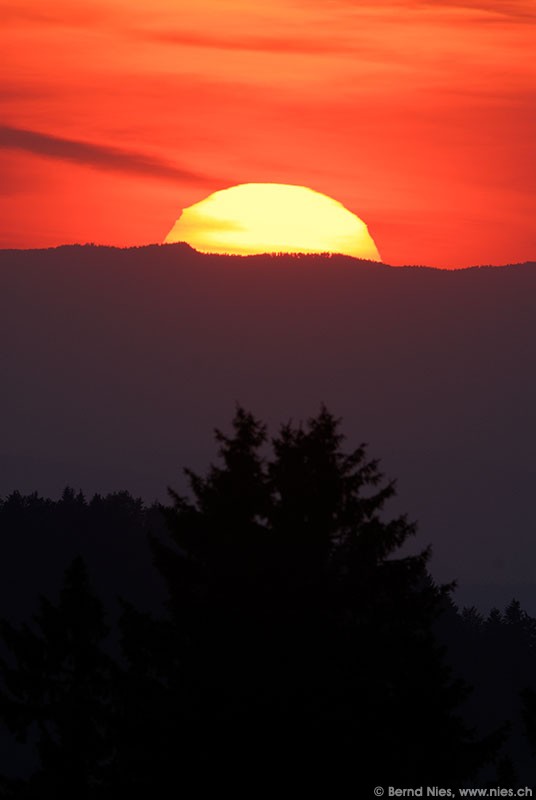 Sunset refraction © Bernd Nies