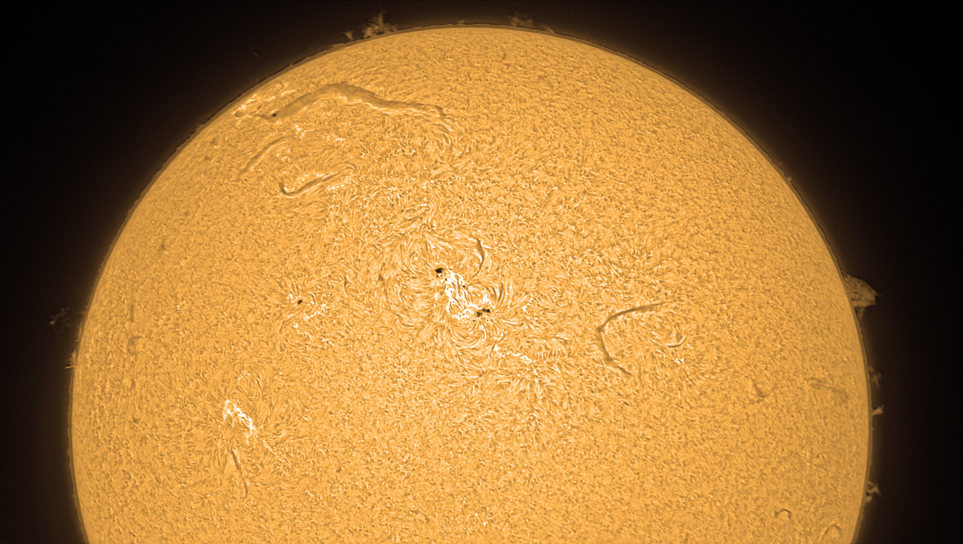 Sun on 21 June 2022 in Hα