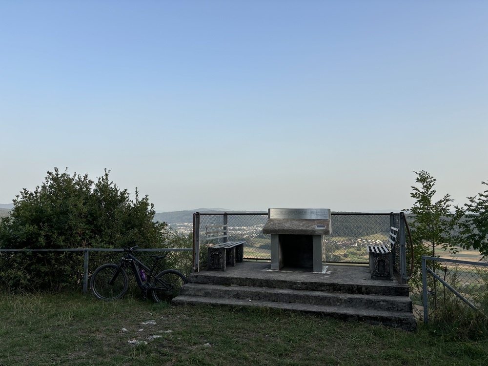 Aussichtsplattform bei Ruine Besserstein bei Villigen