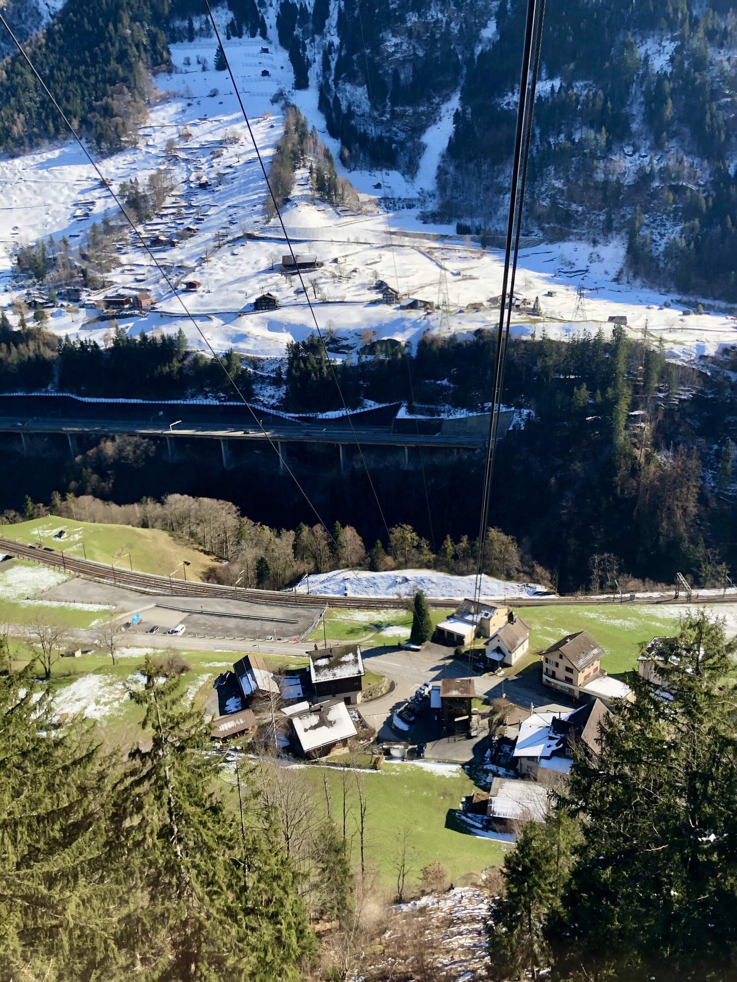 Luftseilbahn Intschi-Arnisee