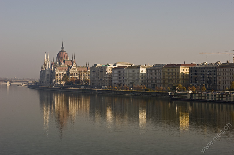 Parlamentsgebäude am Morgen