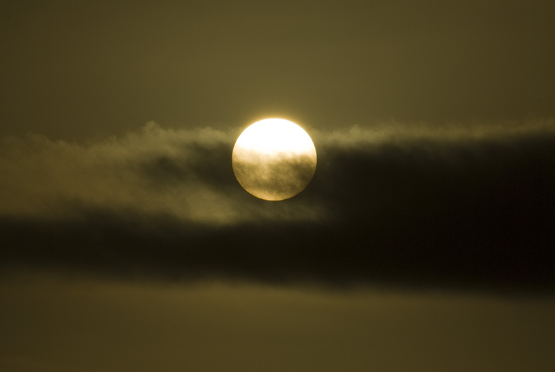 Sonne mit Wolke © Bernd Nies