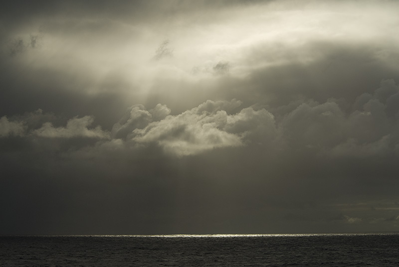 Silverline on Horizon © Bernd Nies