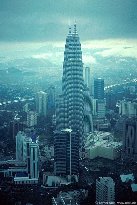 Petronas Twin Towers vom Fernsehturm aus © Bernd Nies