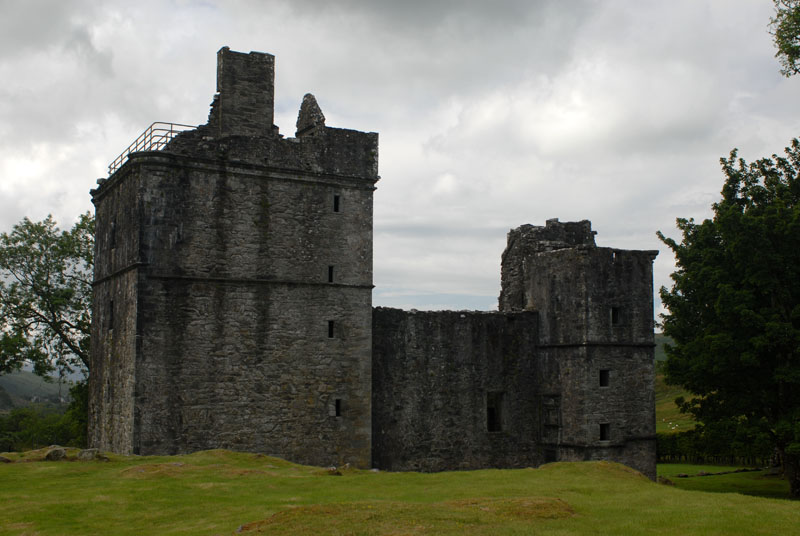 Carnassarie Castle