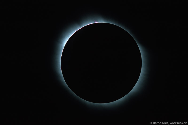 Solar eclipse 2006, prominences and corona