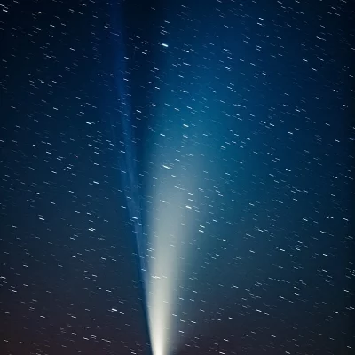 Komet C/2020 F3 Neowise mit Ionenschweif