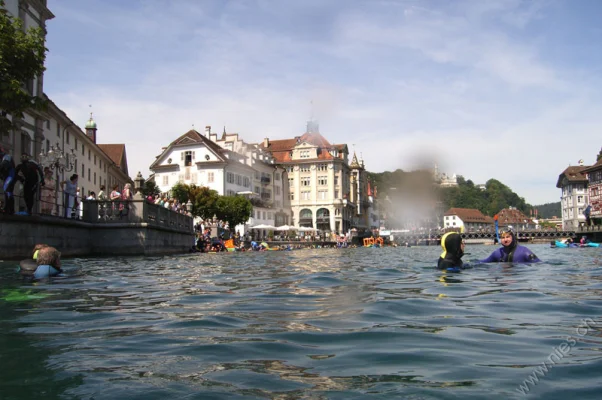 Auf der Reuss durch Luzern