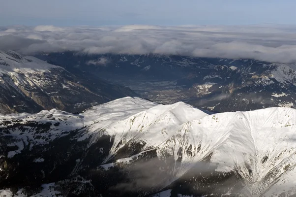 Berggipfel mit Schnee