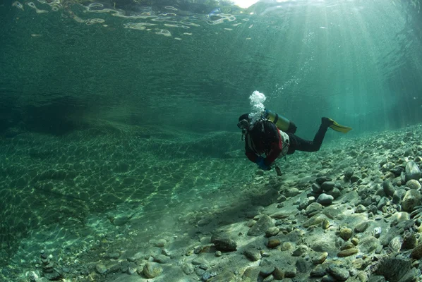 Diver descending