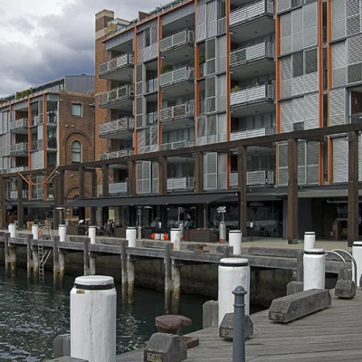 Alter Hafen) Luxuswohnungen (ab AUD 1.5 Mio.) in der alten Hafenanlage von Sydney.