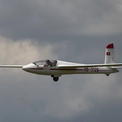 Kunstflug mit Segelflugzeug Swift S1