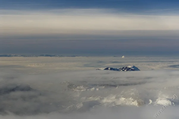 Rigi above fog sea