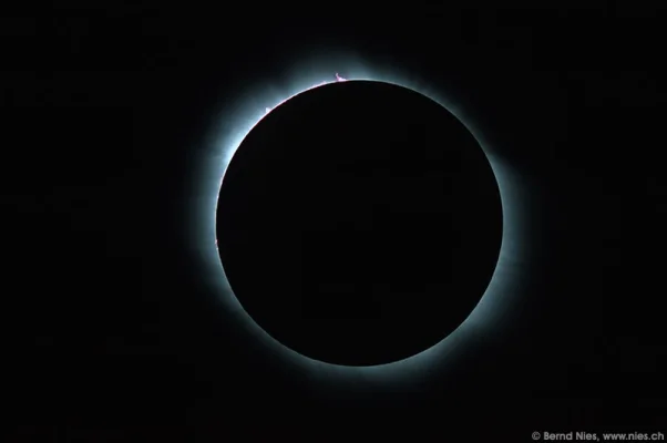 Solar eclipse 2006, prominences and corona