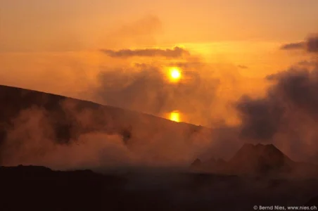 Sonnenuntergang hinter Dampf