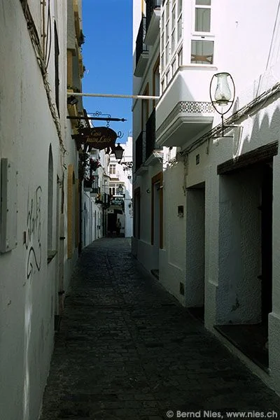 alley