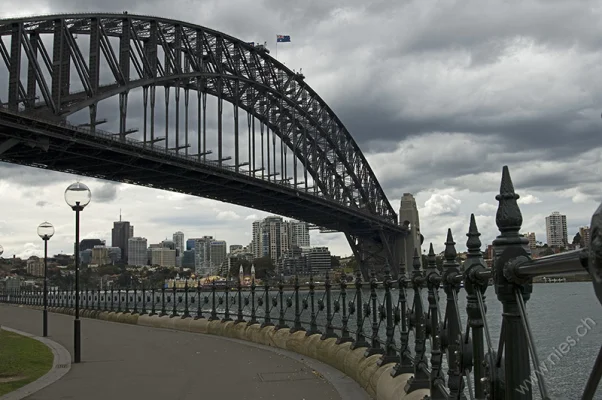 Harbour Bridge) Sydney Harbour Bridge.