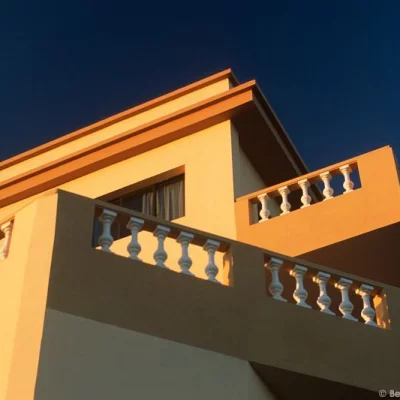 Haus mit Balkon