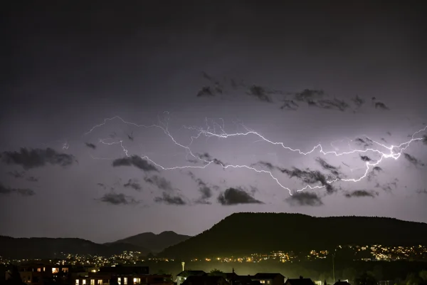 Cloud lightning