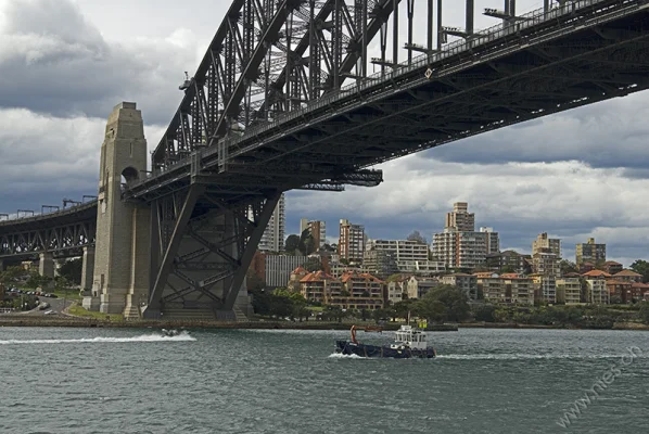 Harbour Bridge) Sydney Harbour Bridge.