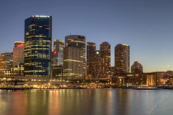 Skyline) Die Skyline von Sydney HDR aus fünf Aufnahmen mit Auto-Bracketing (-2, -1, 0, +1, +2).