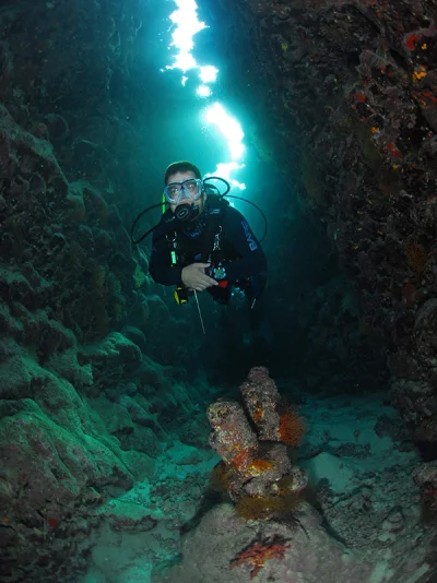 Divers in Canyon